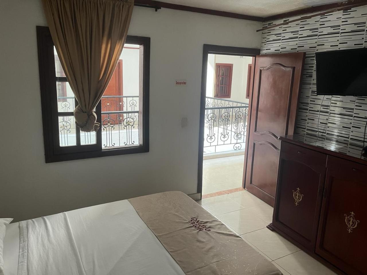 Hotel Davinci Calarcá Zewnętrze zdjęcie